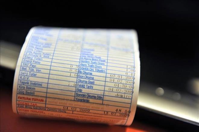 11- Sanayi ve ticarethanelerde yeni uygulama iin tketim limiti ne kadar?  <p>  Yllk 15 bin kilovatsaat.  <p><p>  12- Sanayi ve ticarethanelerin ne kadar yeni uygulamadan etkilenecek?  <p>  Sanayi abone grubunda yaklak 20 bin, Kamu/zel/Dier grubunda yaklak 565 bin tketicinin limit stnde kalaca ngrlyor.