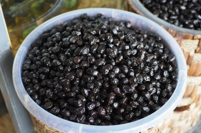 BAIRSAK TIKANIKLII RSK OLABLR<p>    Eer ok byk bir ekirdek yutulduysa, daha nce kiinin sindirim problemi varsa bu durum skntl olabilir. <br>