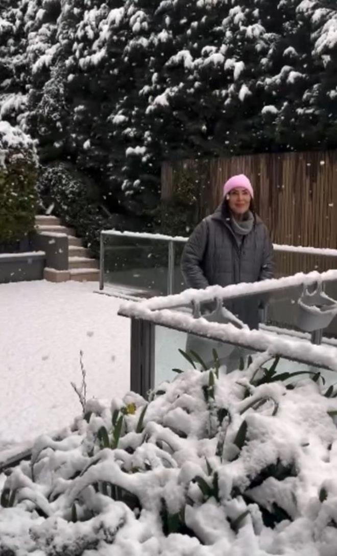 TRKAN ORAY    Yeilam'n Sultan lakapl usta oyuncusu Trkan oray, evinin bahesinde ekilen videoyu takipileriyle paylat.