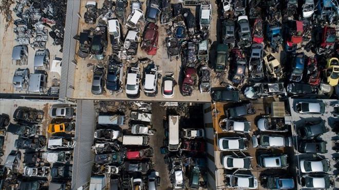 50-60 bin lira bandndaki hurda aralar iki kat fiyattan ilana konulmaya balad. Teklife dair beklentilerin dmesiyle fiyatlarn normal seviyelere gelmesi bekleniyor. Bu speklasyonlar karanlarn "Tevik Kanunu kacak." diyerek piyasadan ok sayda hurda ara toplad da biliniyor.