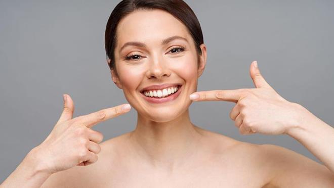 Dentin tabakas doal olarak sarms bir renge sahiptir, bu da dilerin zamanla daha koyu bir renkte grnmesine sebep olabilir.