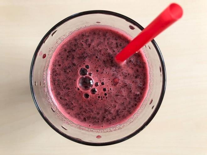 KURU CLTLER N    Kuru ciltli tm kzlar iin, bir pancar aln ve kaln bir macun yapn. imdi, biraz aloe vera jeli veya gerek aloe vera ekleyin ve nazike kartrn. Bu macunu 20 dakika uygulayn ve taze deiimi grmek iin souk suyla durulayn.    SVLCE SORUNU    Sivilce sorunlaryla kar karyaysanz ve genellikle hibir iyileme belirtisi gstermeyen sivilcelerle mcadele ediyorsanz, 2 ay ka kabartma tozunu 1 kak neem tozu, iki yemek ka pancar tozu ve iki yemek ka gl suyuyla kartrn. Hepsini kartrn ve bu macunu haftada iki kez uygulayn. Yznz tamamen kuruduunda ykayn ve kademeli deiimi grn.