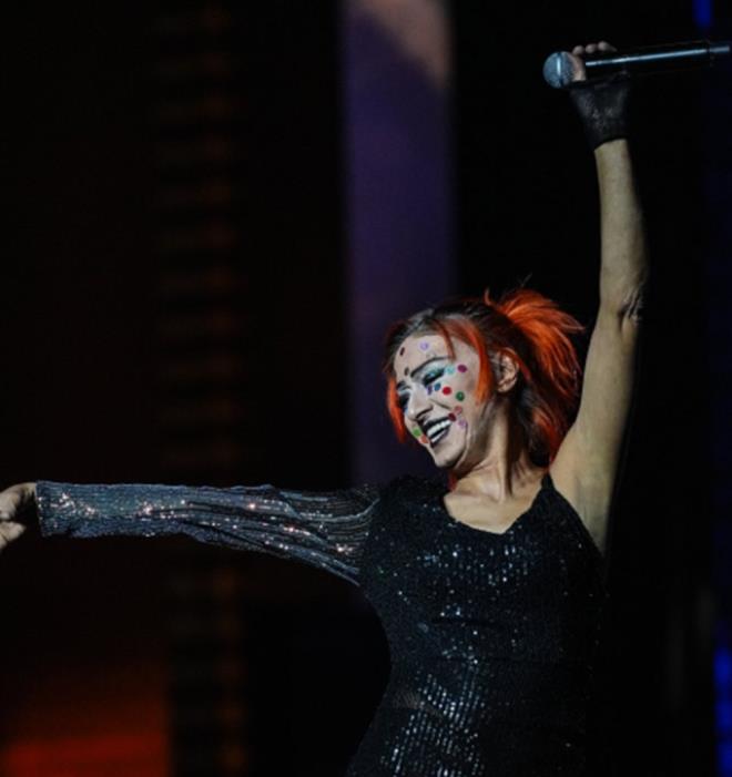 Tilbe yzndeki yanklar renkli beneklerle kapatt.