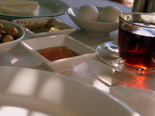 <p><b>Turcu Motel&Camping, Seluk </b></p>  Hazal Ylmaz (Blog yazar)  <p>Efes Skydive'da tandem atlay iin yapmak iin gitmeli.</p>   <b>Gitmiken ne yenir?</b> p i ve salata   <p><b>Neden imdi?</b> Paratle atlama sezonu bitmek zere!</p>  Hava durumu En yksek 21, en dk 13 derece.