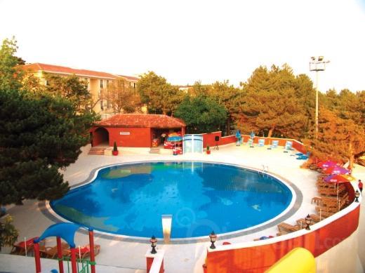 <p><b>Gral Harlek Otel, Ktahya</b></p>  Saffet Emre Tongu (Profesyonel rehber/Seyahat yazar)  <p>ifa datan termal sulardan faydalanabileceiniz her kesinden ifea ve salk fkran bir otel. </p>  <b>Gitmiken ne yenir?</b> Germiyan Kona'nda yresel yemeklerden oma orbas, skck orbas, spanakl ibit, cimcik, tosunum, lbda dolmas, kp eti, sarma hamur dolmas ve ibitli tirit.  <p><b>Neden imdi?</b> Aizonai ve Frig Vadisi'nde sonbaharn renk cmbn seyretmek ve kaplcalarn tadn karmann tam zaman.</p>  Hava durumu En yksek 10, en dk 2 derece.   <p>(274) 245 22 24</p>