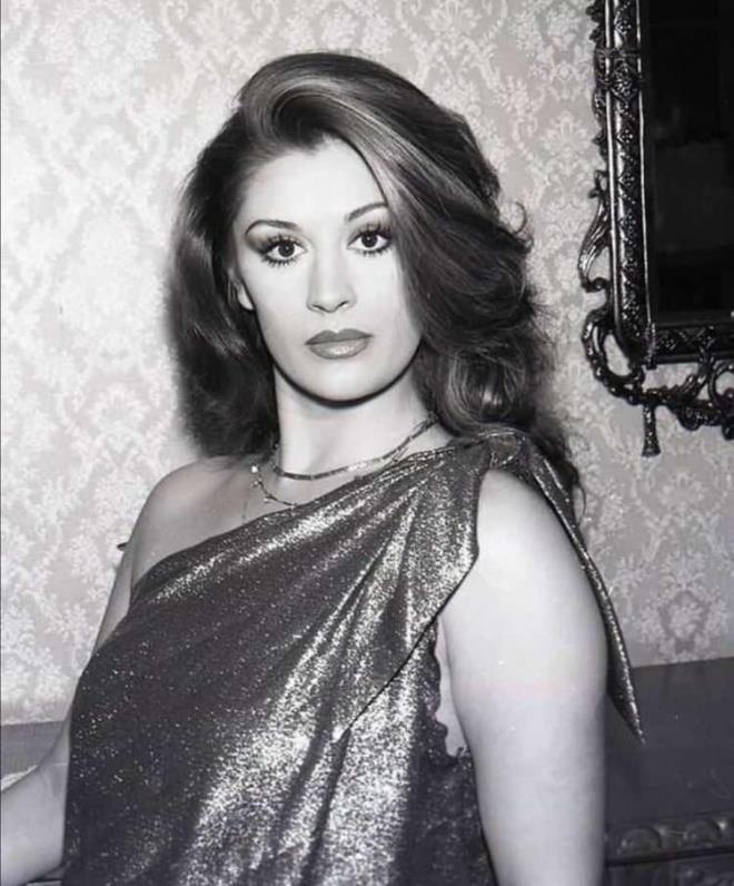 Bugn 70'inci yan kutlayan nl oyuncu, sosyal medyada da paylamlarda bulundu.     Glen Bubikolu adeta genlik iksirini bulmuasna hi yalanmyor.