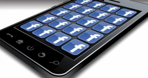 Bir basamak aada ise "Vcudumun harika olduunu dnmeni istiyorum" arkadalar var. Bu arkadalar her seferinde "Bir milyon mekik ektim, be yz dakika yrdm, iki yz saat kotum" eklinde paylamlarda bulunurken bir kez bile fotoraf paylamayan insanlar.