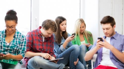 16'nc srada ise Twitter canls arkadalar yer alyor. Bu arkadalar ya Twitter kullanmay ya da Facebook kullanmay bilmiyor olabilir. Kesin olan tek bir ey var; o da yeterince "sinir bozucu" olduklar.