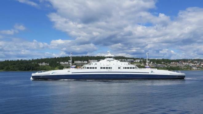 KARBON SALINIMINI YZDE 80 AZALTIYOR    Uralolu, ?Tamamen Lityum ION bataryalarla alan feribotun evreci yapsyla karbon salnmn yzde 80 orannda azaltyor. Yalova?da imal edilen dnyann en byk elektrikli feribotu, Oslo Fiyordu?nda hizmet veriyor.? aklamasnda bulundu.