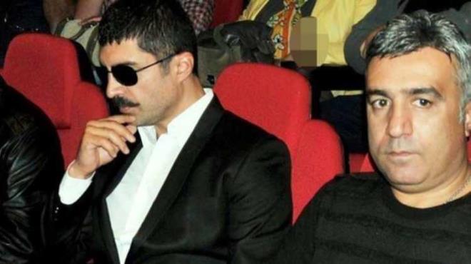 zcan Deniz'e destek olan Semerci Ercan Deniz'in televizyon programlarnda ailesine hakaret ettiini ve maddi karlar uruna aile balarn hie saydn iddia etti. zellikle annelerini maniple ettiini ne srd.