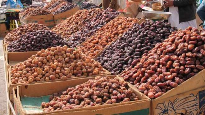 Ayrca kalsiyum, potasyum, magnezyum, fosfor, demir ve sodyum mineralleri bakmndan. Da zengin bir meyvedir. Hurma, bedensel ve zihinsel yorgunluu azaltr.