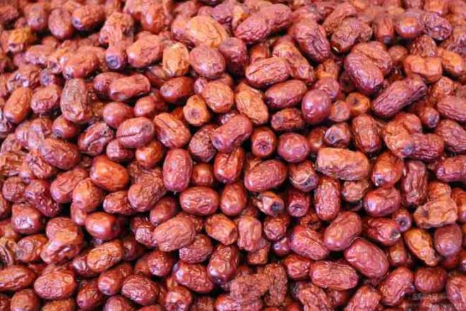 Mide ve barsak problemlerine iyi gelebilir.    Lifli yapsyla boaltm sisteminin verimli almasn destekler.    Kolesteroln ykselmesini nleyebilir.    Sakinletirici zellii bulunmaktadr. Stresi azaltmaya yardmc olur.    erdii antioksidan ile hcrelerin yenilenmesini salar. erdii B vitamini sayesinde cildinizin daha salkl olmasna yardmcdr.    eriindeki beta karoten vitamini gz salnzn korunmasn salar.    Cildin yeniden yaplanmasn destekler ve cildi gzelletirir.