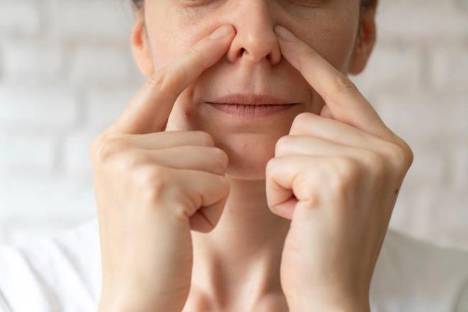 Dnya Salk rgt'ne (WHO) gre, Parkinson hastalnn yaygnl son 25 ylda iki katna kt. 2019'da dnya apnda 8,5 milyon kii bu durumdan etkilendi. Hastaln bir tedavisi olmadndan, erken tehis zellikle etkilenenlere daha iyi bir yaam kalitesi salamada nemli bir rol oynar. Ancak birok kiinin grmezden geldii bir burun semptomunun hastaln erken bir gstergesi olabileceini biliyor muydunuz?