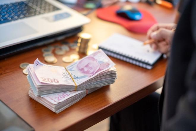 TEB: 55 bin TL    30 bin TL ihtiya kredisi (6 ay vadeli)  25 bin TL taksitli nakit avans (3 ay vadeli)    Yap Kredi: 50 bin TL    25 bin TL ihtiya kredisi (6 ay vadeli)  25 bin TL taksitli nakit avans (3 ay vadeli)