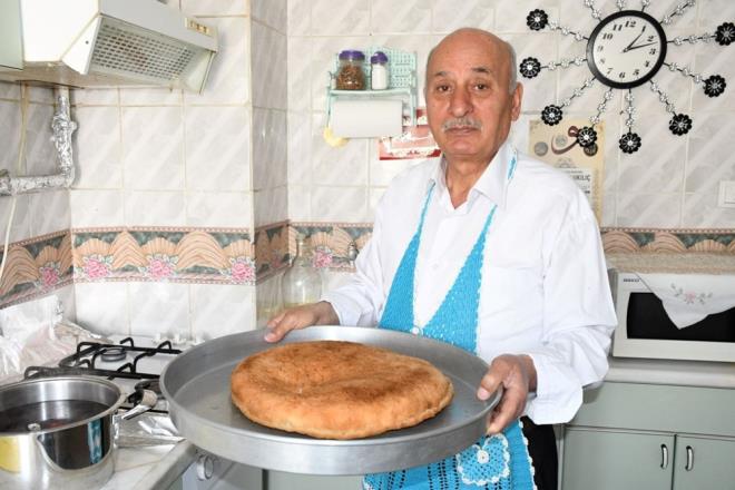 Uzun bir gemie sahip olan ekmek kadayf, zellikle Ramazan aynda ve bayramlarda evlerde yaplarak misafirlere ikram ediliyor. Kadayfn yumuak dokusu ve erbetli lezzeti, iftar sonras tatl ihtiyacn karlamak iin sklkla tercih ediliyor.