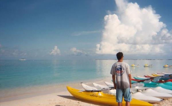  sahasnda en fazla alan olan yer Cayman Adalar. Adann yzde 67.7'si alyor. (Dars Trkiye'ye!)