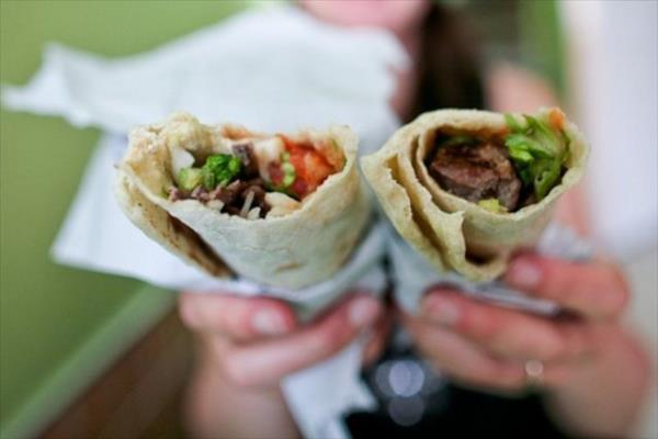 Trkler, zamanlarn yemek yemekle geiren lkeler sralamasnda rakipsiz ara bir numara! Trk insan, gnnn 162 dakikasn yeme imeyle geiriyor.