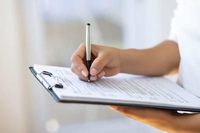 YAPILACAKLAR LSTES HAZIRLAYIN    Dnceleri yazmak veya gnlk grevleri planlamak, beynin nemli bilgileri daha iyi depolamasn ve hatrlamasn salayarak zihinsel berrakl artrr, stresi azaltr ve hafzay glendirir.