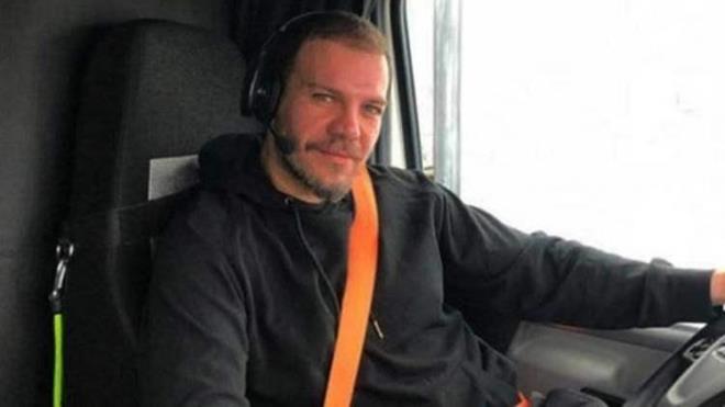 stanbul Bykehir Belediye Bakan Ekrem mamolu hakknda yrtlen hukuki sre kamuoyunda tartlmaya devam ederken nl oyuncu Tolga Karel, Cumhurbakan Erdoan ile ilgili dikkat eken bir aklamaya imza att.