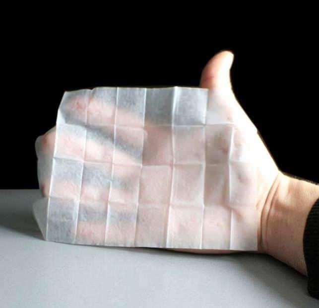 Dr. Chang, ilk hastasnn ardndan buna benzer 5 vaka daha grd. Doktor, yabanc bir haber sitesine verdii bir rportajda, ebeveynlerin slak mendil kullanmn azaltmalarn ve iinde methylisothiazolinone maddesi ieren slak mendilleri kullanmamalar gerektiini syledi.