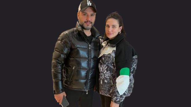 Alian "Evlendiimiz sene doum gnn unuttum. Arkadalarmla bir yerdeydim. 'Sen ne biim adamsn' dedi. Eeklik bendeydi. Gece 2'de eve geldim, kapy amad. Evde bakalar vard, onlar at. 1 gn sonra bartk."