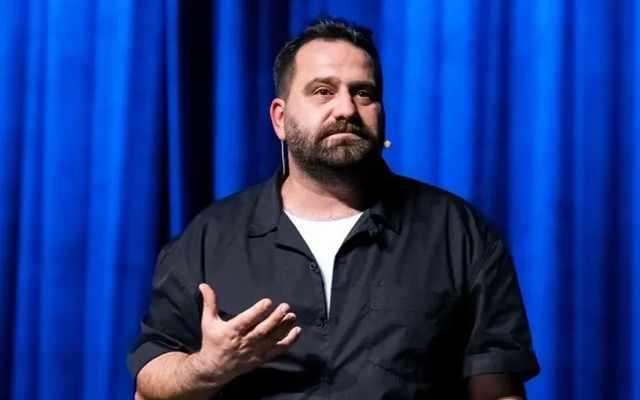 Ekrem mamolu'nun yolsuzluk davasnn ardndan CHP Genel Bakan zgr zel'in arsyla balatlan boykot ars cad avna dnt.