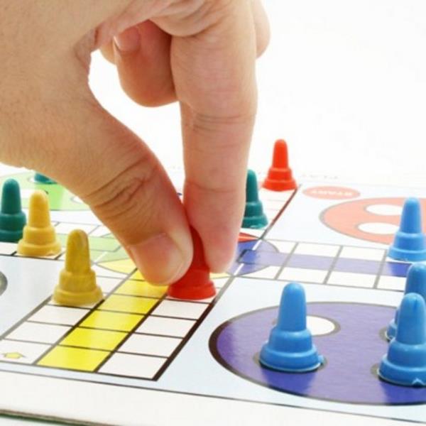 Oyun oynayn Mmknse birka arkada toplanarak, deilse bilgisayara kar bir sre oyun oynayn