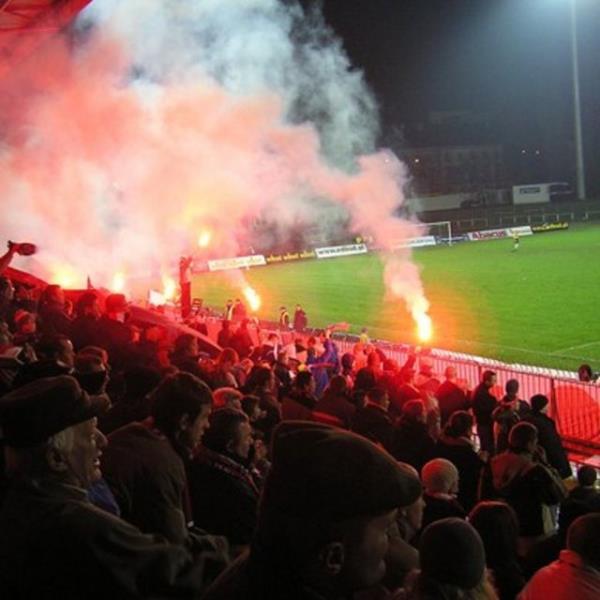 Ma izleyin Futbolla aranz iyi olmayabilir. Olsun. Stada gidin ve ma tezahratlarla izleyin.