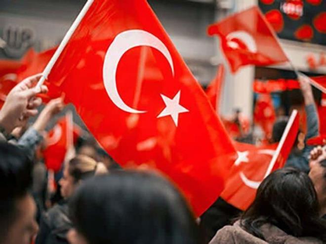 Trkiye Dileri Bakanl verilerine gre, yurt dnda yaayan Trk vatandalarnn says 7,5 milyona ulat. Bu nfusun 6,5 milyonu Bat Avrupa'da ikamet ediyor. Yeni nesillerin yetimesi ve devam eden glerle birlikte, yurt dndaki Trk toplumu giderek byyor.