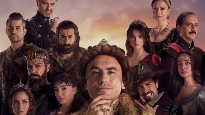 PRENS 2. SEZONDA NELER OLDU?    Macarlara kar kazanlan zaferden sonra Prens, zafer sarholuu yaarken saraya Kuzeyden bir eli gelir. sve Kral'nn arsyla Prens, Vikingler Diyar'na doru macera dolu bir yolculua kar.    Yolda karsna kan korsanlarn teklifiyle hibir ey beklendii gibi gitmezken, Bongomya'da da iler karr.