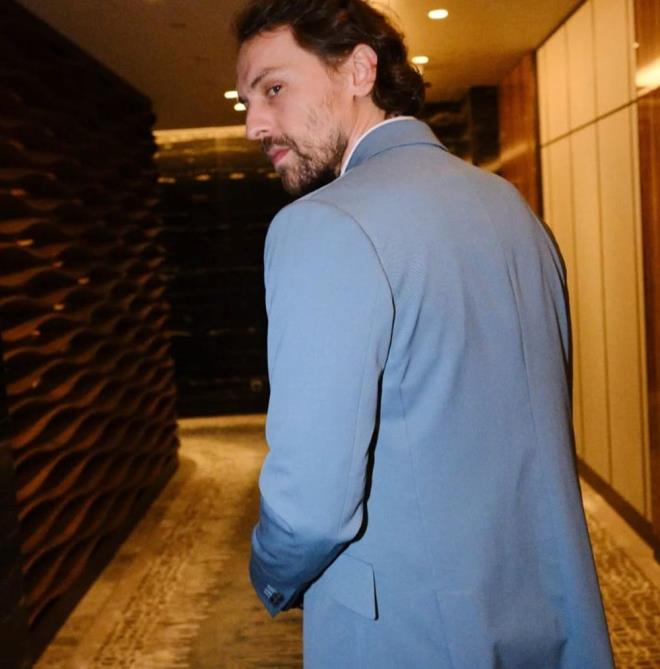 Birsen Altunta'n haberine gre; getiimiz haftalarda sete kan ki Dnya Bir Dilek filminden ilk kareler yaynland.