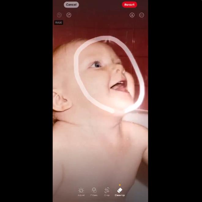 9. ?Z VE SL? TEMZLEME ARACI    Grsellerde istemediiniz blgeyi daire iine almanz yeterli. Yeni "iz ve Sil" zellii, bu alanlar otomatik olarak temizliyor.