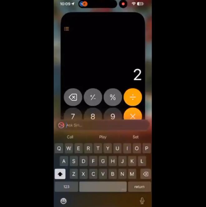 6. ALT UBUA FT DOKUNULA SR'Y BALATMA    Artk Siri'yi balatmak iin fiziksel tua ya da ?Hey Siri? demeye gerek yok. Alt ubua iki kez dokunmanz yeterli.