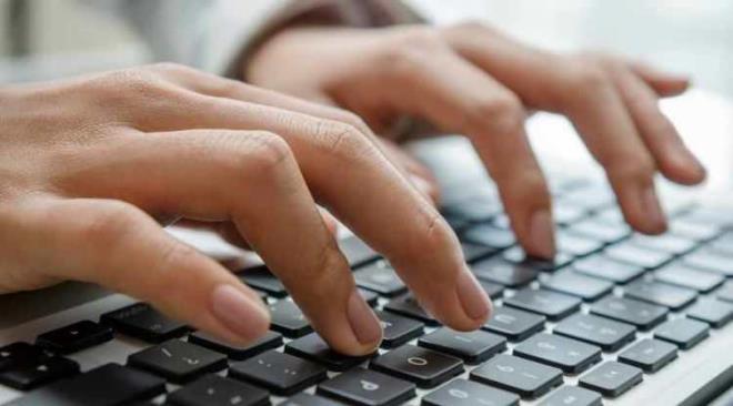 VER GR GREVLLER    McKinsey aratrmasna gre, veri ileme rolleri 2030 ylna kadar grevlerin yzde 30'una kadar otomasyon grebilir ve veri girii alanlar birok sektrde neredeyse tamamen yer deitirmeyle kar karya kalabilir.