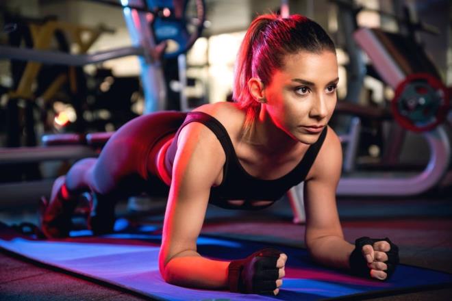 Aratrma sonularna gre; aerobik ve diren antrenmanlar, yksek younluklu aralkl egzersizler, tai chi ve yoga gibi aktiviteler, kanser tedavisine bal olarak gelien kalp ile sinir hasar, beyin sisi ve nefes darl gibi yan etkileri belirgin ekilde azaltabiliyor.