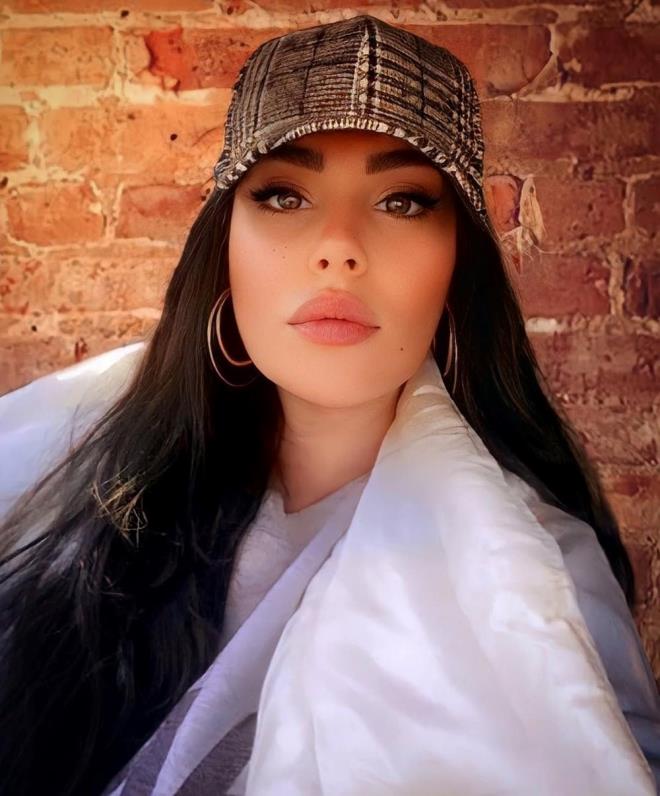 TAYFUR SESSZLN BOZDU    Dava sonras Tayfur'un Necla Nazr ile birlikteliinden dnyaya gelen kz Tue Tayfur'dan manidar bir paylam geldi.