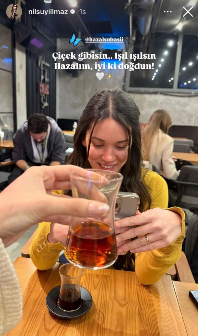 "IIL IILSIN HAZAL'IM"    Sahipsizler dizisinin Duygu'su Nilsu Ylmaz, Hazal Suba'n fotoraflad kareye "iek gibisin... Il lsn Hazal'm. yi ki dodun" notunu dt.