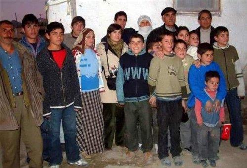 "Salkl toplum iin reme sal" projesi iin Mu'a gelen Filipinli AB uzman, konu hakknda kendisinden daha uzman biriyle karlat. 4 einden 42 ocuu olan 60 yandaki Nevzat Demir'le tanan Filipinli'nin ilk tepkisi u oldu: "oktaym, biraz yalnz kalmam lazm"