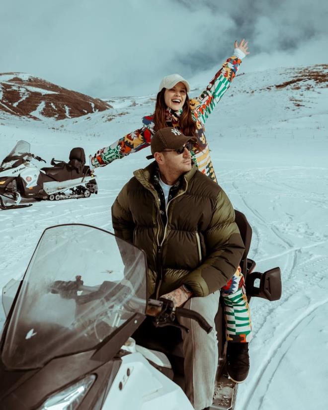 35 yandaki rem Helvacolu'nun bebek bekledii ortaya kt. lk kez anne olmaya hazrlanan nl oyuncu, bebeinin cinsiyetini aklad.