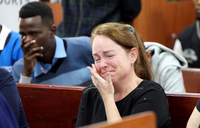 BR KRALE KARINCANIN DEER EN AZ 99 DOLAR    Mahkeme kararna gre, Lornoy, Belika?daki evinde de ?koloniler? olan bir ?karnca meraklsyd ve ?Karncalar ve Karnca Bakmak? isimli Facebook grubunun da yesiydi. Lornoy, karncalar tamann yasa d olduunu bilmediini syledi. Polis, Belikal genlerde bulunan karncalarn deerinin 7 bin 740 dolar olduunu belirtti.     Karlmaya allan karncalarn arasnda trne nadir rastlanan ?Messor cephalotes? tr de bulunuyordu. Bu trn tek bir kralie karncasnn deerinin en az 99 dolar olduu belirtildi.