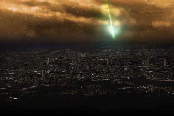 Yaklak 50 yl nce Vens'e gnderilmek zere frlatlan Sovyetler Birlii?ne ait bir uzay arac parasnn, bu hafta iinde Dnya'ya dmesi bekleniyor. Uzmanlar, bu dn Mays aynn ortalarnda gerekleeceini tahmin ediyor.    Kosmos 482 olarak bilinen bu eski uzay aracyla ilgili belirsizlikler srerken, hangi blmnn atmosfere girecei kesinlemi deil.Ancak aratrmaclar, bu parann Vens'e ini iin zel olarak tasarlanm "ini kapsl" olduunu dnyor. Vens atmosferi, Dnya'nnkinden 90 kat daha youn ve ar scaklk ve basnca sahip. Bu nedenle kapsl, Dnya atmosferine de dayanarak yere ulaabilir. Bu durum, yerdeki insanlar iin dk de olsa bir risk oluturuyor.