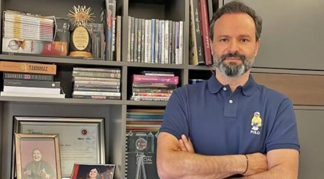 Getiimiz haftalarda dizinin yapmcs Timur Savc da Aybke Pusat'a seenek sunduklarn ancak Pusat'n uzlamaya yanamadn dile getirmiti.