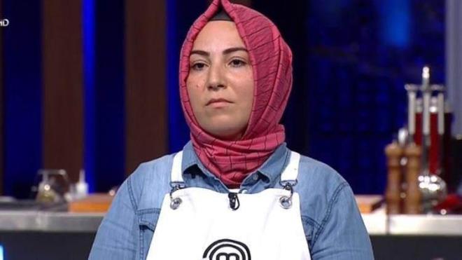 MasterChef 2019 sezonu ve 2023 sezonuna katlan isimlerden biri olan Eda Karabulut yeni haliyle herkesin beenisini toplad.   <br>  Sosyal medya hesabndan paylat kareleriyle nasl zayflad takipileri tarafndan merak edildi.