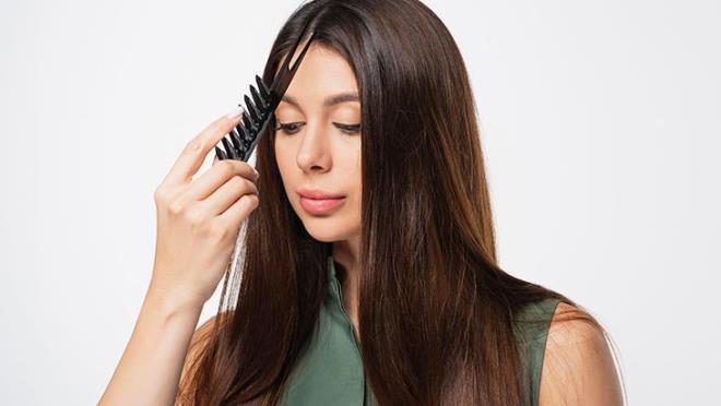 eriindeki antimikrobiyal zellikler, kantya neden olan mikroorganizmalarla savar. Sa derinize hafife masaj yaparak uygulayn, 20-30 dakika bekletin ve ardndan durulayn.