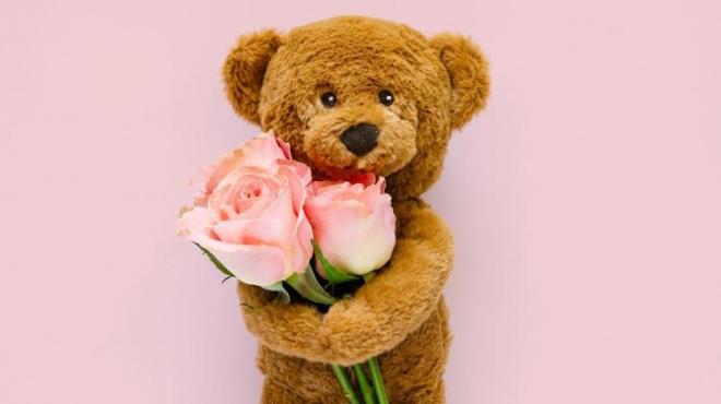 Ortalama bir klozet kapa 864 birim bakteri barndrrken, p kutularnda bu oran 294 birim olarak lld.  <p>    Zararsz gibi grnn bu oyuncaklarda, ocuk saln tehdit edebilecek zararl organizmalar tespit edildi.<p>