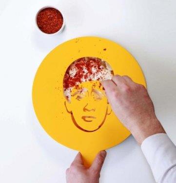 Koleksiyondaki rnlerin tasarmndan retimine kadar tm srelerini kendisi finanse eden Rafineri, sata sunaca rnlerden elde edecei geliri, el naklaryla koleksiyona emek veren Sulukuleli kadnlar yararna balayacak.