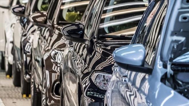 Trkiye statistik Kurumu Nisan aynda 191 bin 983 aracn trafie kaydnn yapldn aklad. Bu aralarn %43,5'ini motosiklet, %41,9'unu otomobil, %9,0'n kamyonet, %2,7'sini traktr, %1,7'sini kamyon, %0,8'ini minibs, %0,3'n otobs ve %0,1'ini zel amal tatlar oluturdu.