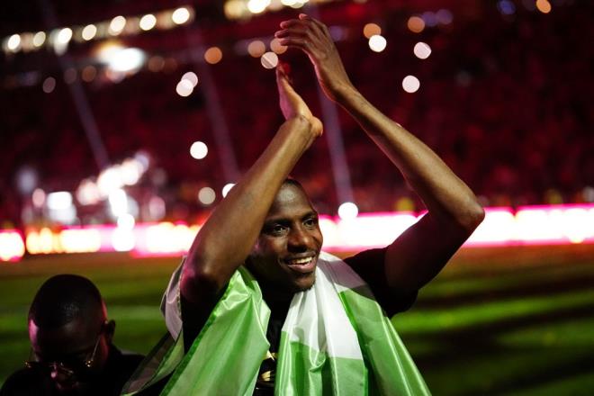 Osimhen ampiyonluk sonras yapt aklamada, "u an iin bilmiyorum. u anda geleceim hakknda dnmyorum. Yalnzca ann tadn karyorum" dedi.