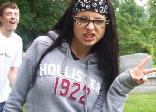 Kolay deil, herkes yapamaz. Bazen bilerek, bazen istem d yaplyor, bazen de kedi, kpek gibi hayvanlar neden oluyor fotorafn bozulmasna. te amalanan kareleri bozan pozlar.