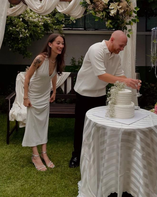 Uzun bir sredir Tutku Ylmaz ile ak yaayan Kzlay evlilik yolunda ilk adm att.